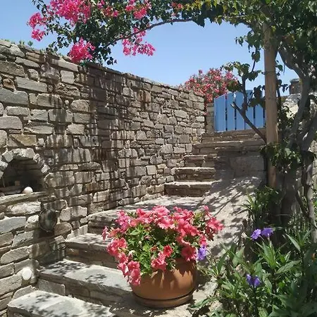 Guest house Evilou's House